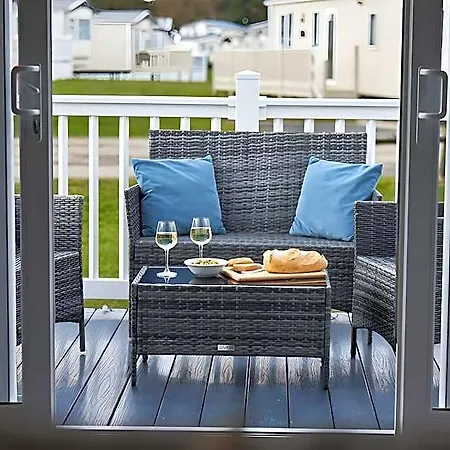 Nirvana Coastal Retreat 3* Scarborough